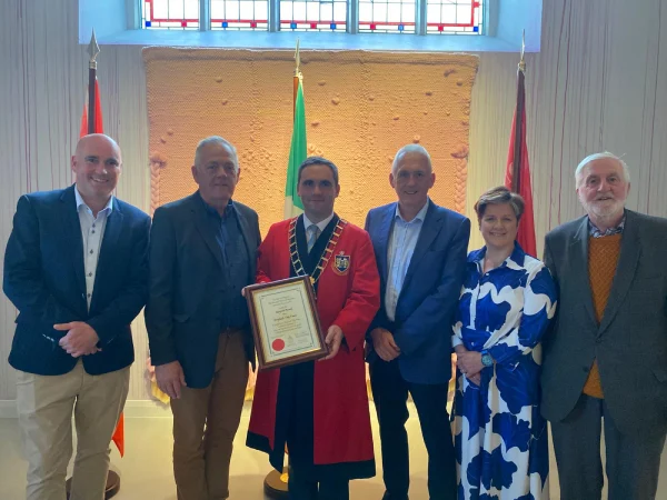 DTT Committee members receiving Mayoral Award